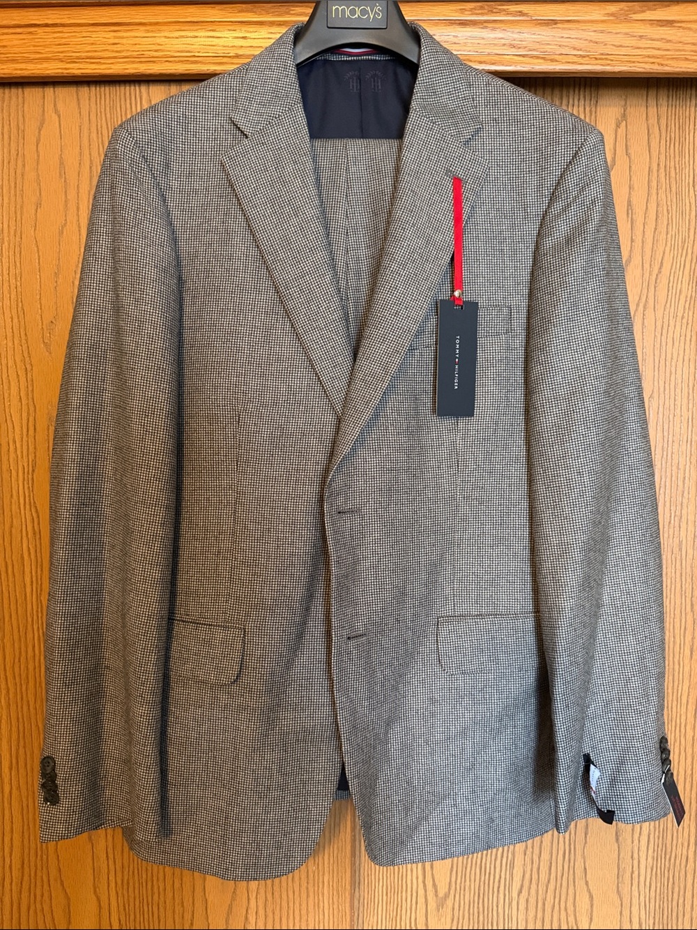 Tommy Hilfiger Gray Glen Plaid Sport Suit with Subtle Check.